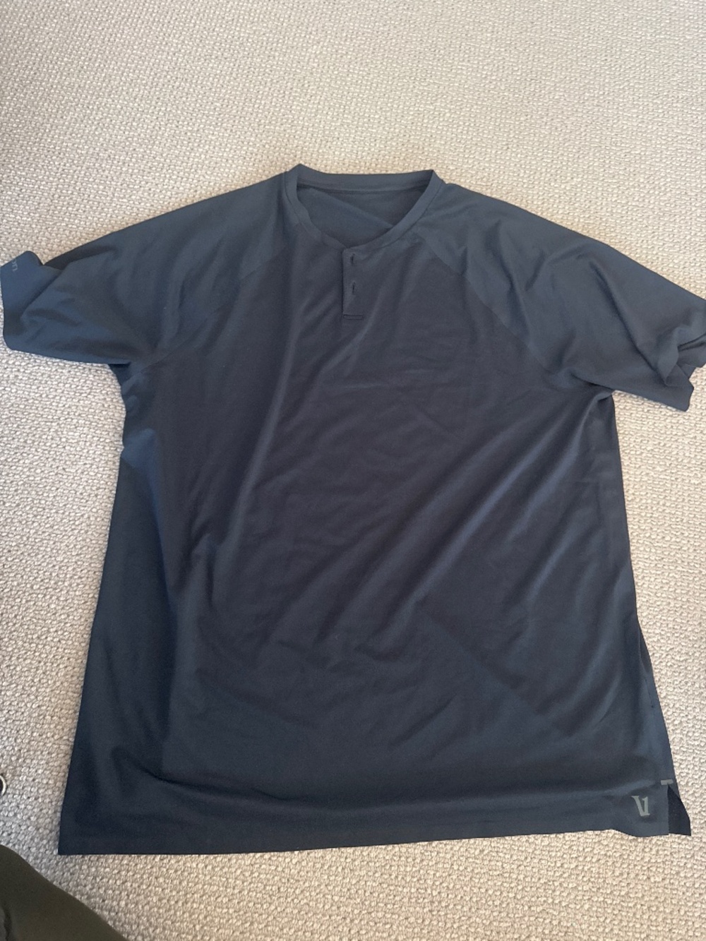 Vuori men’s shirt